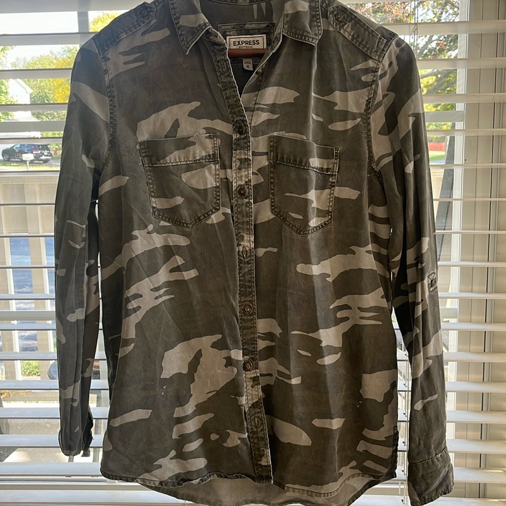 Express Camouflage Button Down Shirt Extra Small